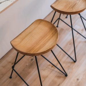 Barski stol Claro Jesen črno podnožje višina 65, 75, 80 cm